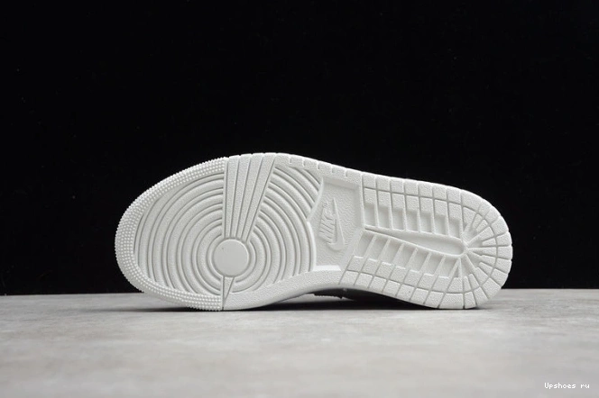 Low Jordan Air “Paris” 1 CV3043-100 0913